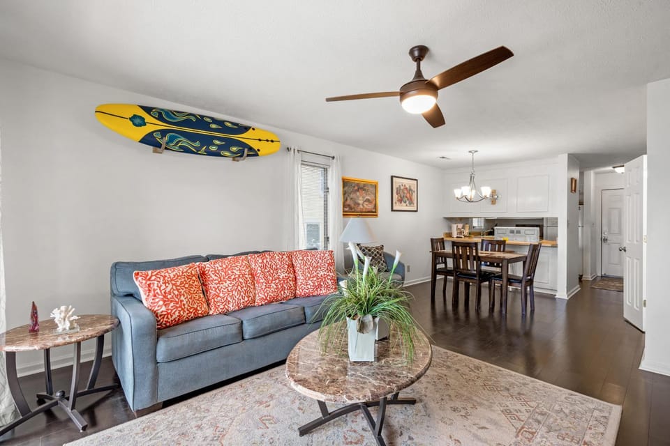 Day, Living room, Dining area, furniture