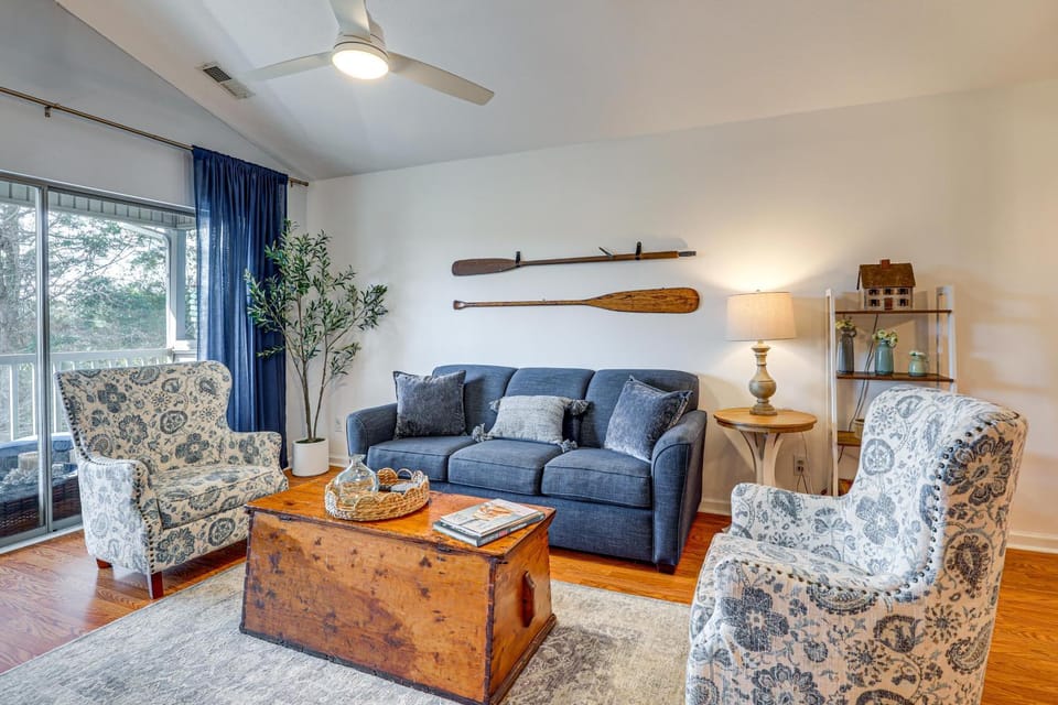 True Blue Golf Condo | Pool, Hot Tub & Beach House in South Carolina