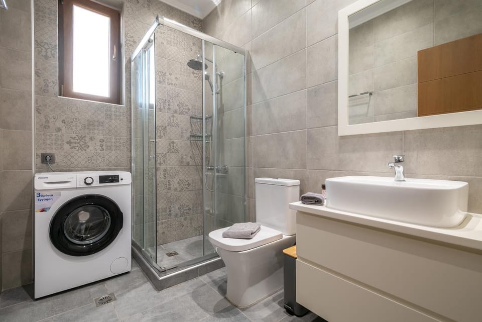 Shower, Toilet, Bathroom, washing machine