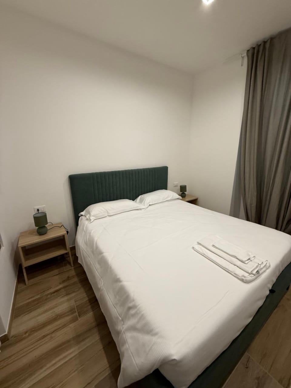 Sixtyfour Guest House - Free Parking Bed and Breakfast in Genoa