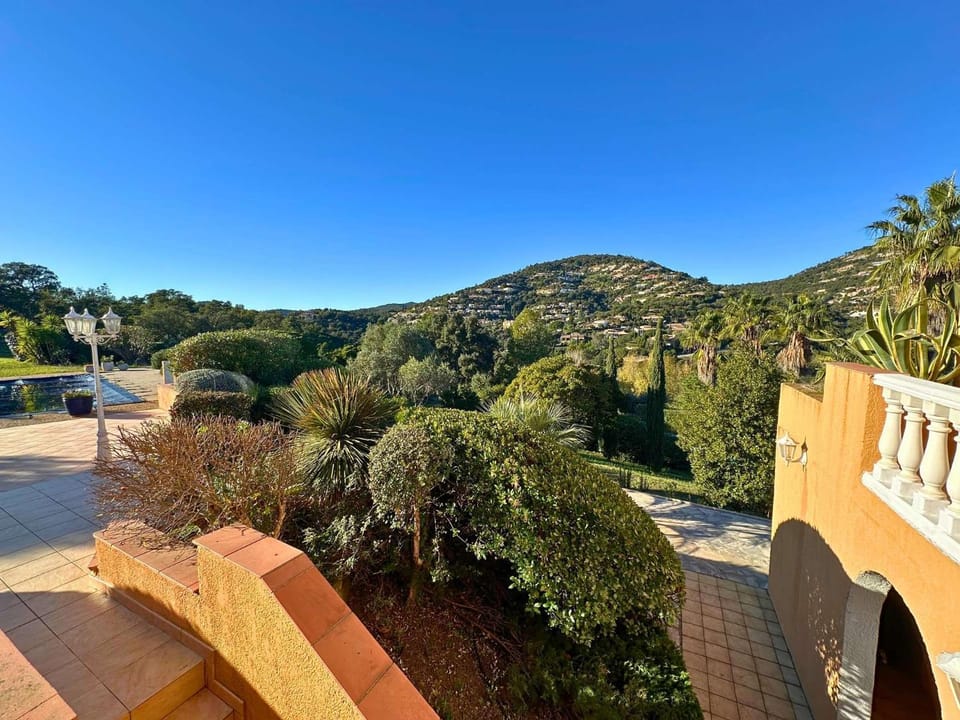 Villa RIVA pour 8 personnes avec piscine privée, au cœur du Domaine de Valcros La Londe-les-Maures Villa in La Londe-les-Maures