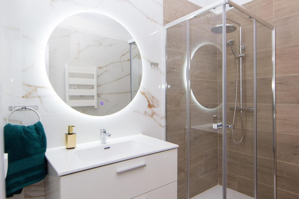Double room with private bathroom in Alicante 3 Bed and Breakfast in Alicante