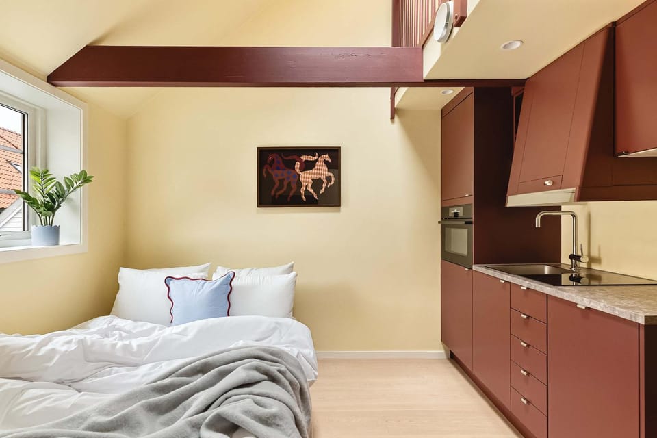 Bed, Kitchen or kitchenette, Living room
