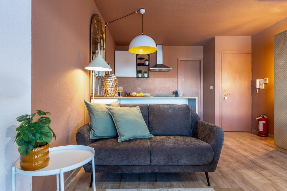 Kitchen or kitchenette, Living room, Seating area, Dining area, kitchen