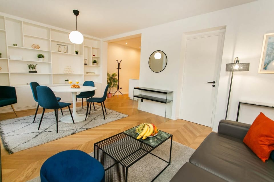 Living room, Seating area, Dining area