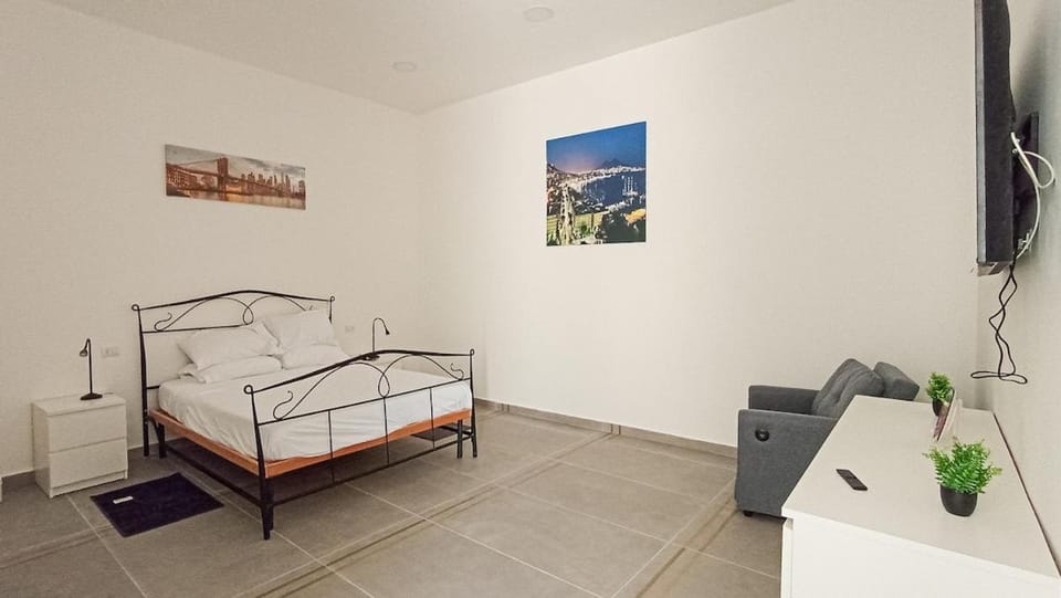 Franceschina Recently renovated, right in the center Apartment in Naples