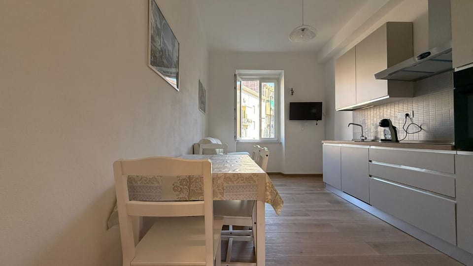 TV and multimedia, Kitchen or kitchenette, kitchen