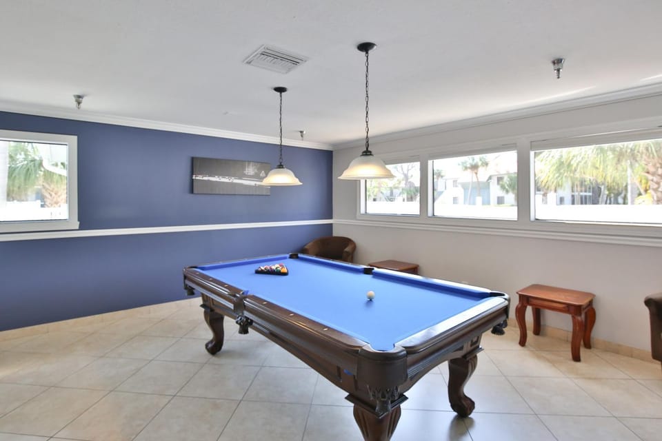 Day, Billiard, Seating area, air conditioner