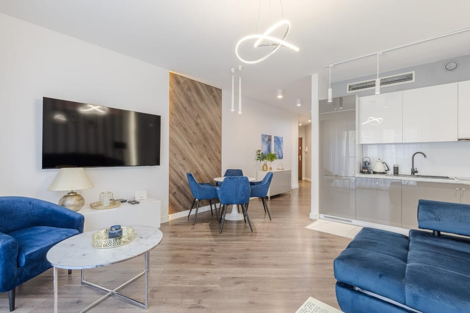 TV and multimedia, Kitchen or kitchenette, Living room, Dining area