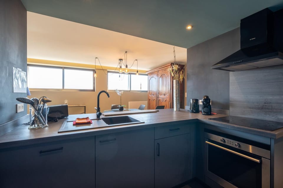 Kitchen or kitchenette, Living room