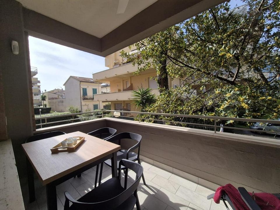 Balcony/Terrace, Dining area, Garden view