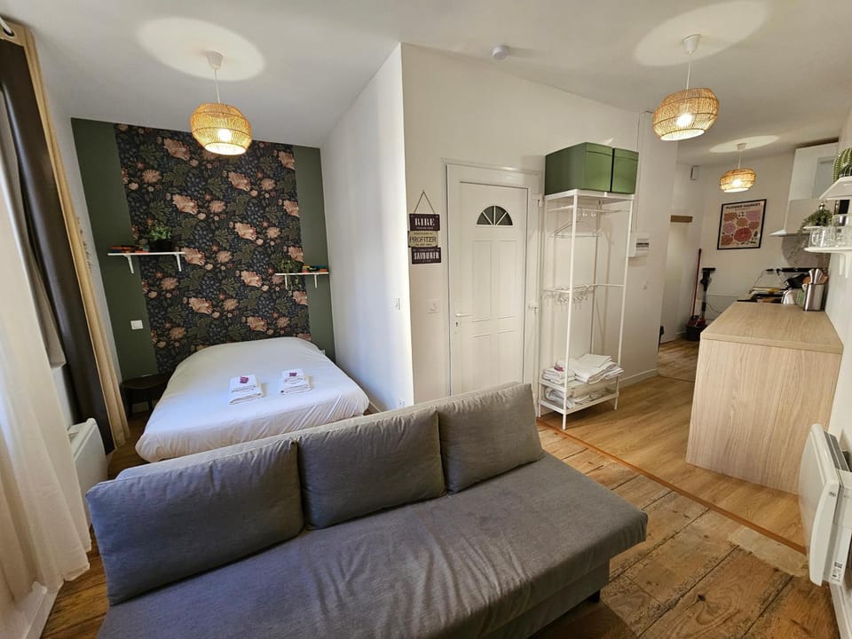 Castle Green - 2 Personnes - Château Fort Apartment in Lourdes