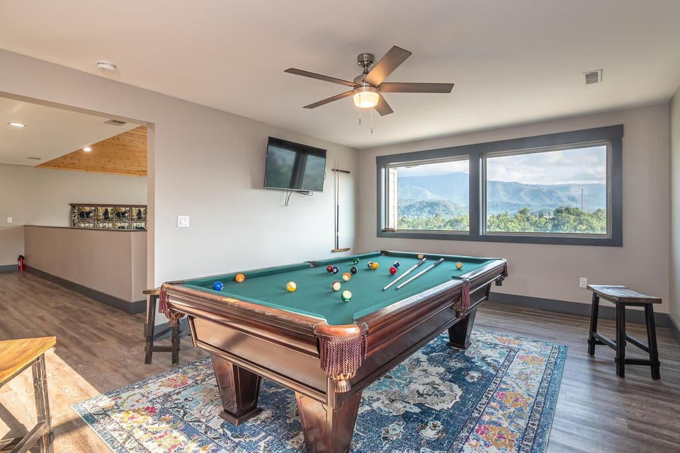 Viewtopia - Luxury Smoky Mountain Cabin in Gatlinburg | Views, Hot Tub, Firepit & Game Loft Cabin in Gatlinburg