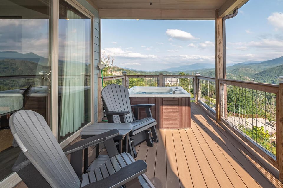 Viewtopia - Luxury Smoky Mountain Cabin in Gatlinburg | Views, Hot Tub, Firepit & Game Loft Cabin in Gatlinburg