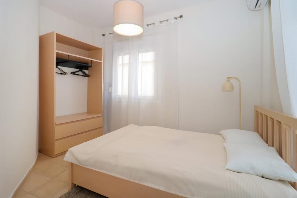 Bedroom, wardrobe