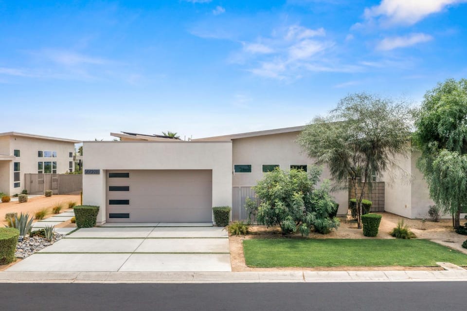 Modern Desert Retreat with private pool spa EV charger near Tennis Garden House in Indian Wells