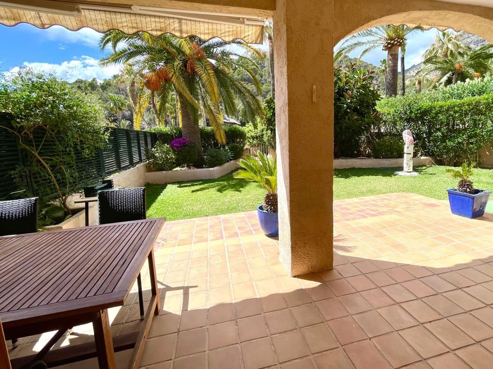 Patio, Garden, Dining area, Garden view