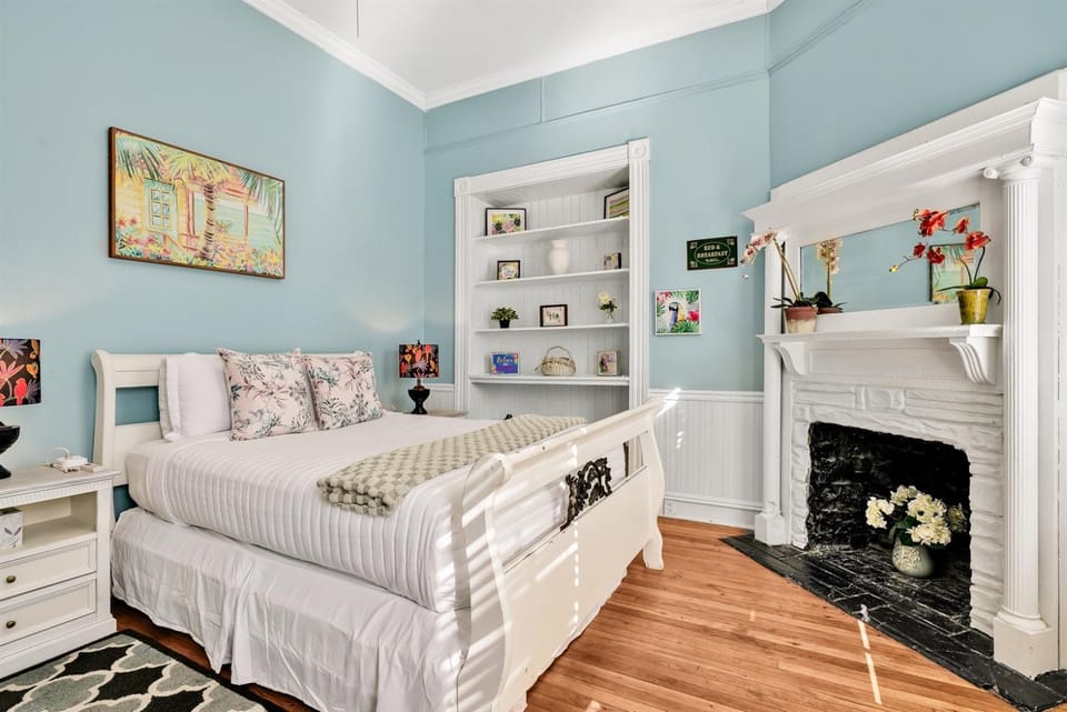 The Palm House Walk Downtown Apartment in Wilmington