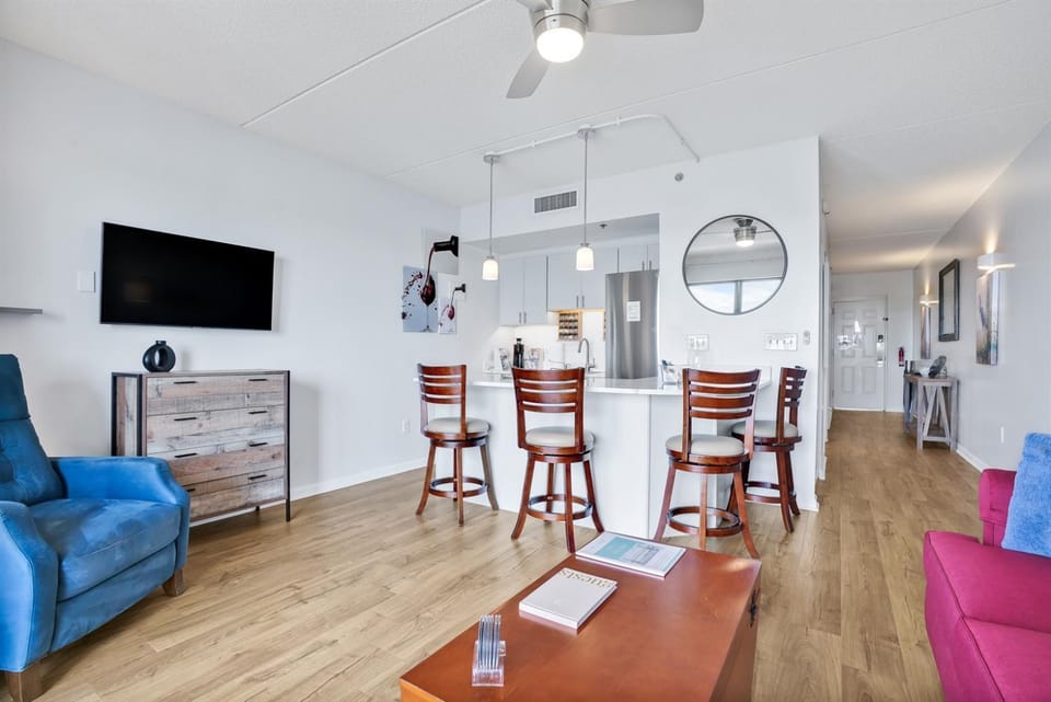 The View! On Water Street! Free parking Apartment in Wilmington