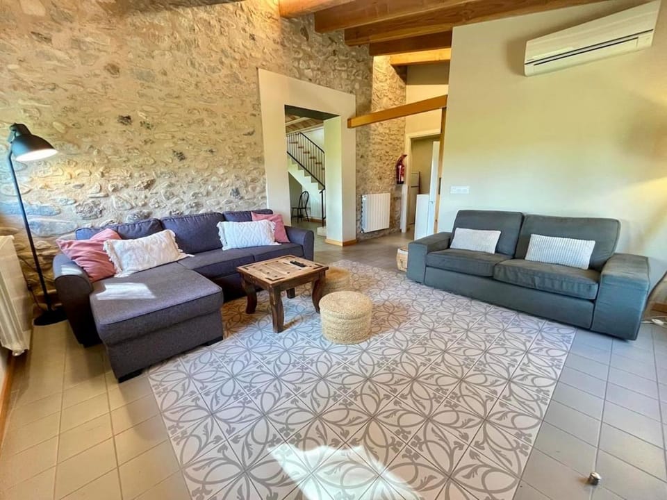 Masia Can Pares with pool & stunning surroundings House in Selva