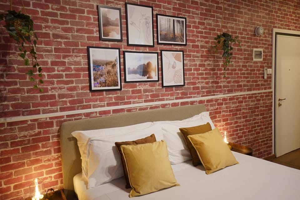 Bed, Photo of the whole room, Decorative detail, Bedroom