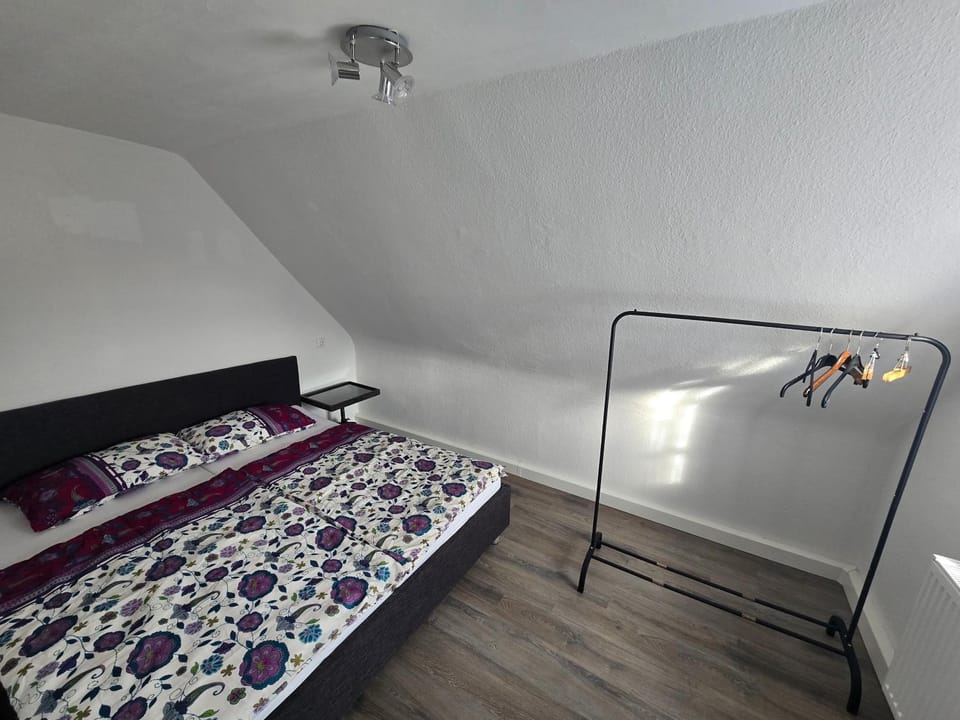 Bed, Photo of the whole room