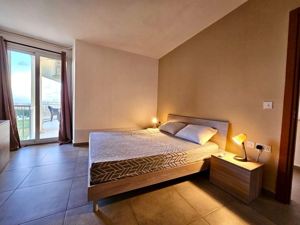 Bright & Spacious 3BR Great Location Apartment in Saint Paul's Bay