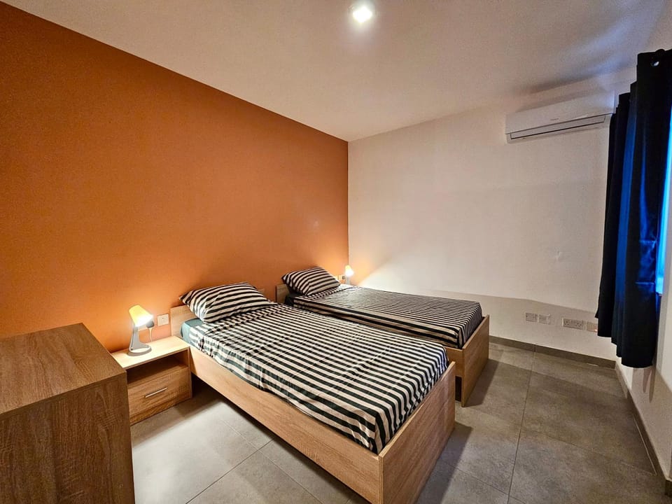 Bright & Spacious 3BR Great Location Apartment in Saint Paul's Bay