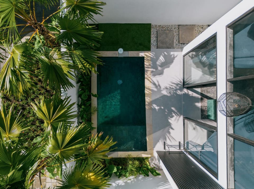 Balcony/Terrace, Pool view, Swimming pool