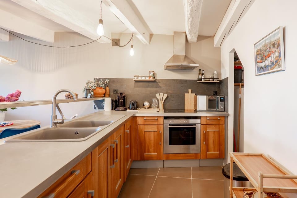 Kitchen or kitchenette, Living room