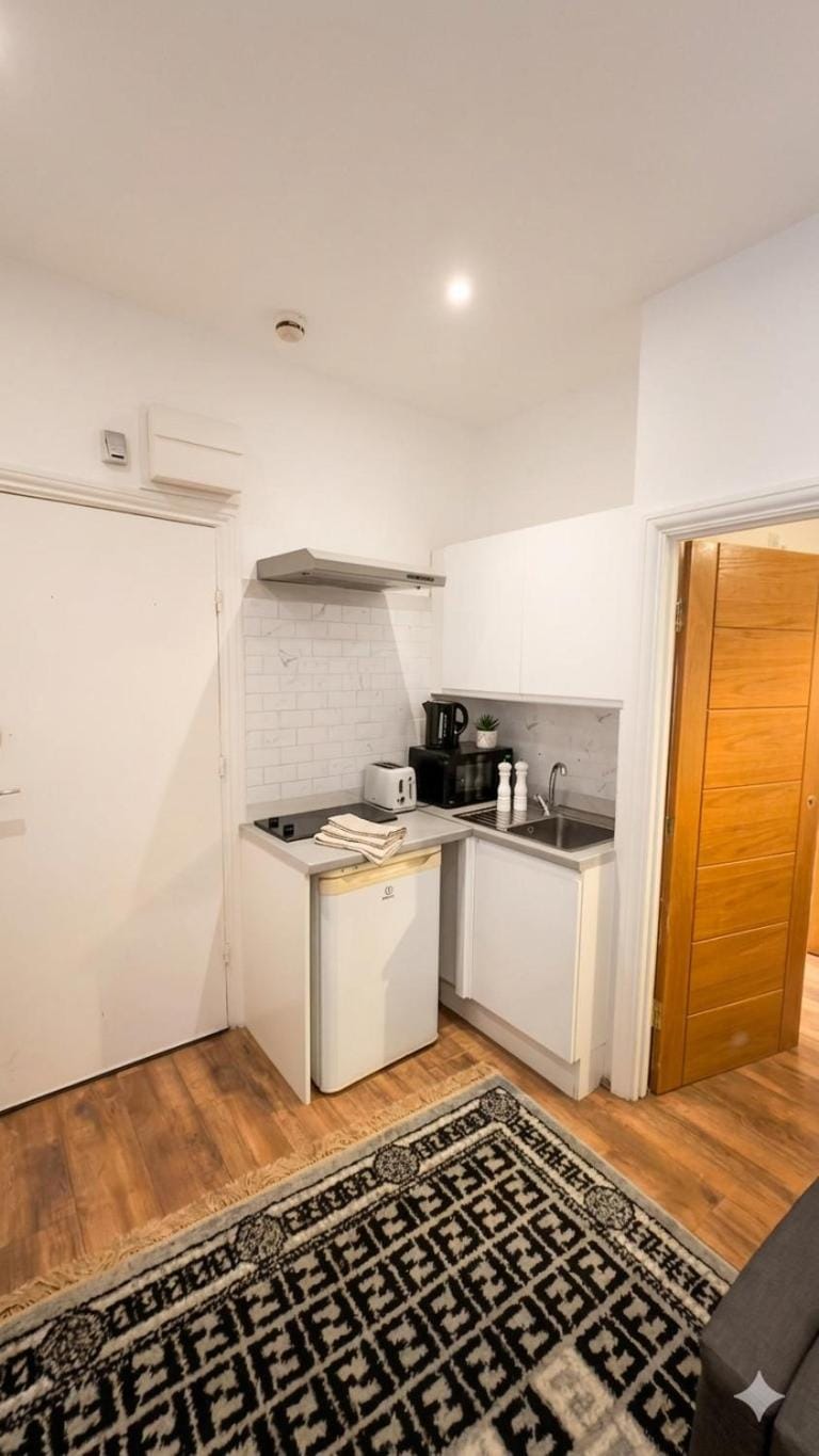 Camden High St Modern Stay Apartment in London Borough of Islington