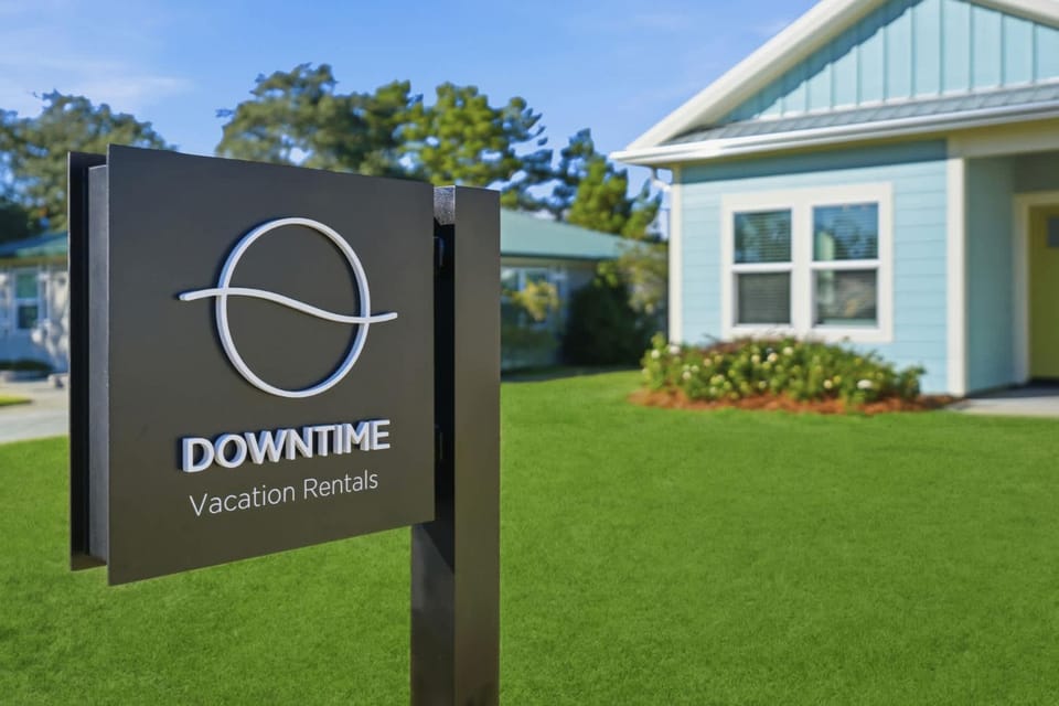 Oceanview Luxury Stay: Heated Pool Close to Beach House in Sunnyside
