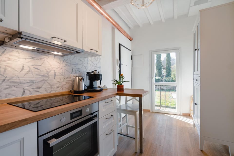 Kitchen or kitchenette, Dining area, dishwasher, oven, stove, toaster