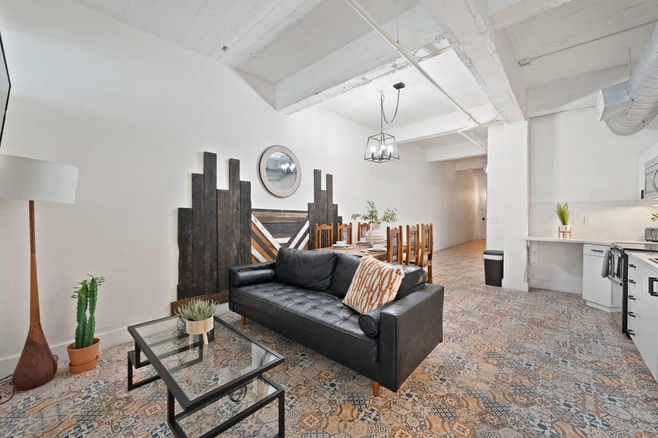 Stylish Downtown Loft above Gaslamp Sleeps 8 House in Gaslamp Quarter