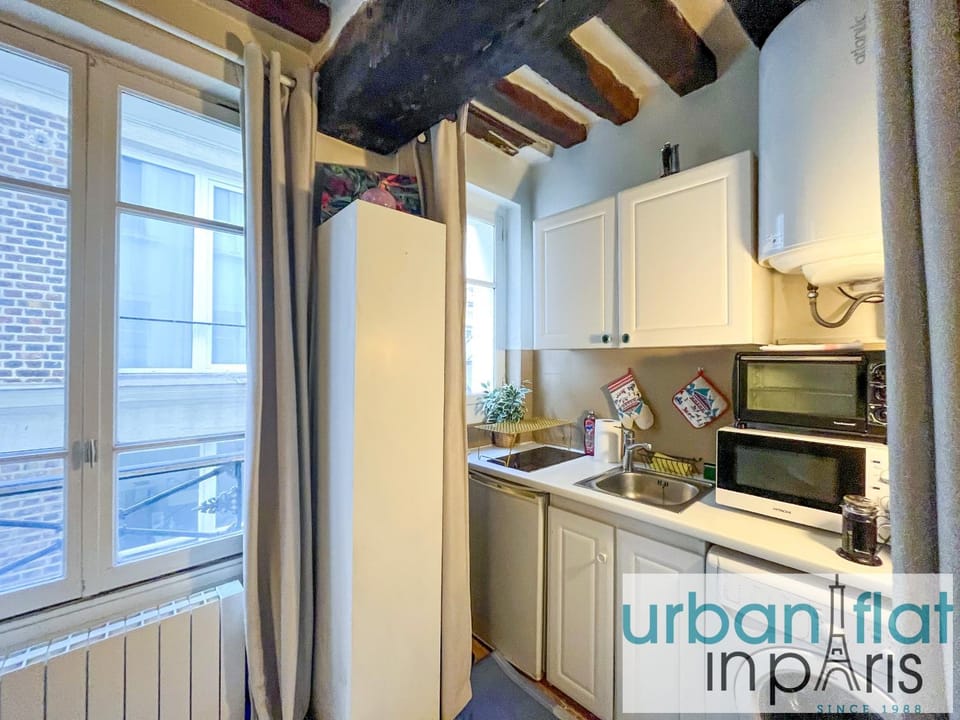 UrbanFlat 192 - 1 Bedroom Apartment in the very center of Paris Apartment in Paris