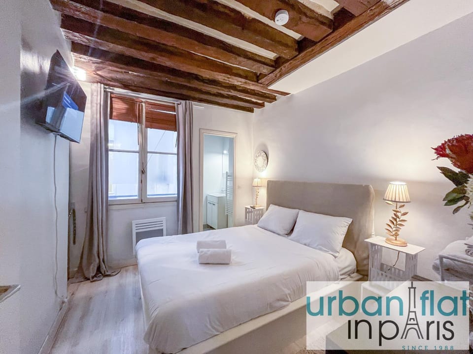 UrbanFlat 192 - 1 Bedroom Apartment in the very center of Paris Apartment in Paris
