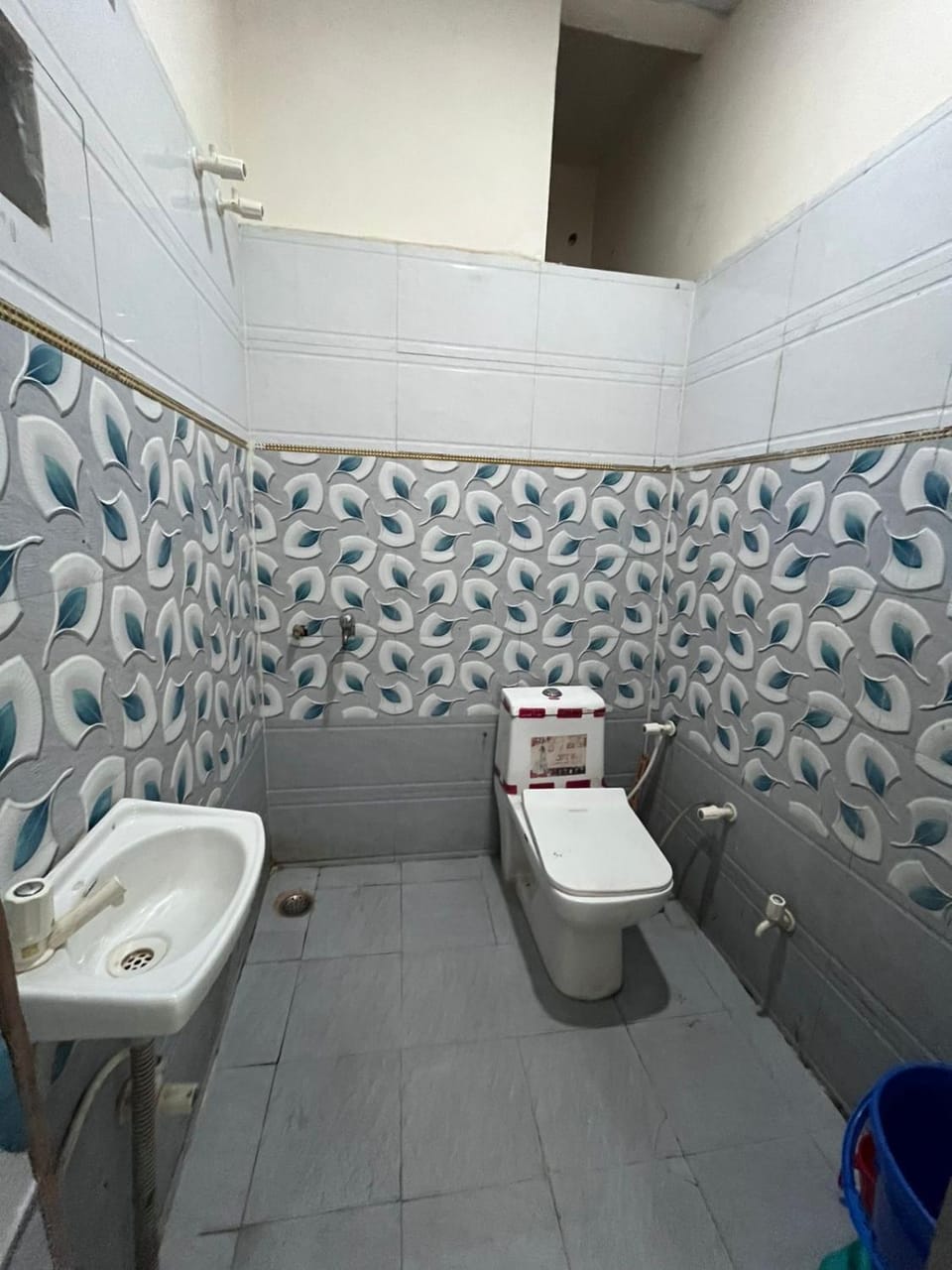 Crystal Inn Hotel in Uttar Pradesh