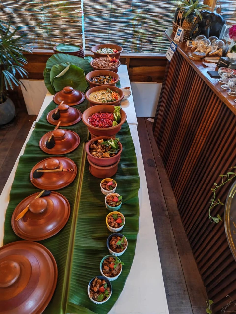 Property building, Buffet breakfast, Lunch