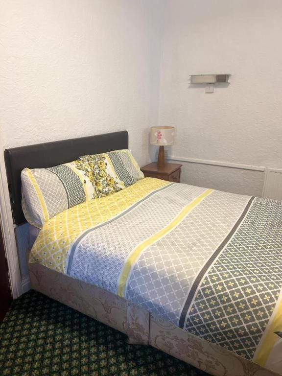 Hylands Hotel Double Room with Shared Bathroom & Free Parking Hotel in Nottingham