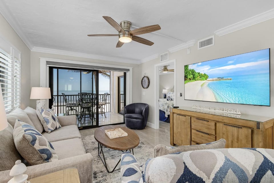 TV and multimedia, Balcony/Terrace, Living room, Seating area, Sea view, furniture, air conditioner