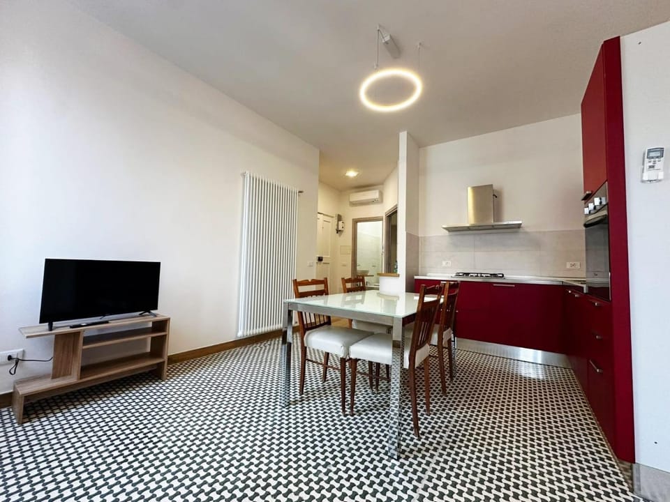 Communal lounge/ TV room, TV and multimedia, Kitchen or kitchenette, Living room, dishwasher, oven, kitchen