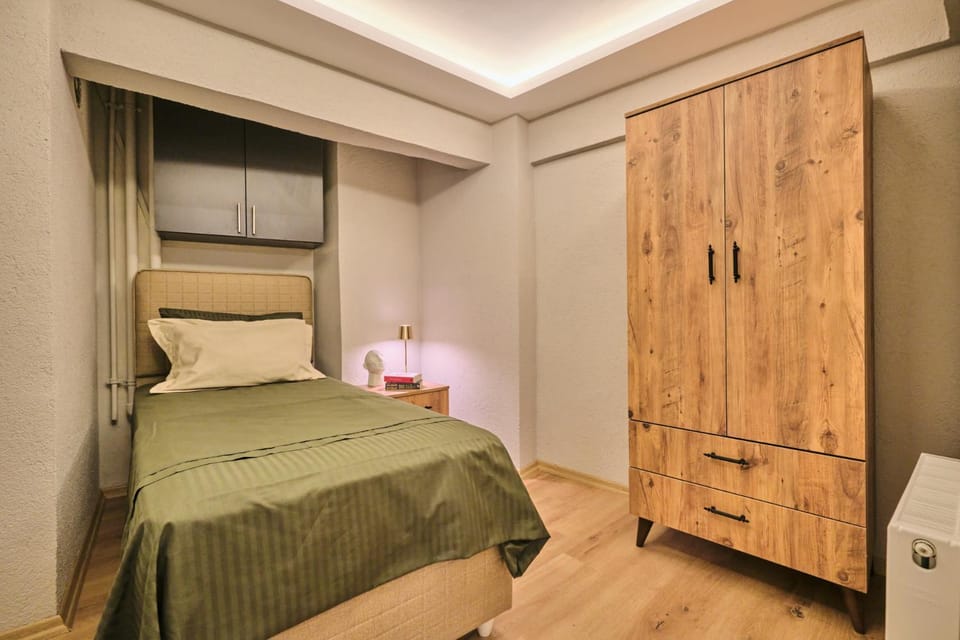 Bed, Bedroom, wardrobe