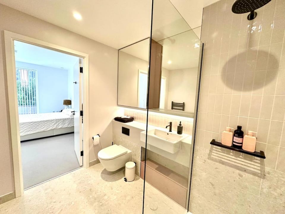 Sunshine Place Brent Cross Apartment in London