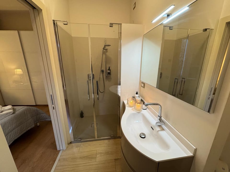 Shower, Bathroom