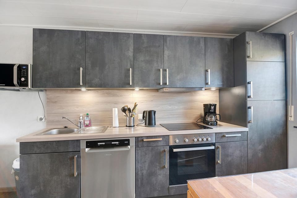 Kitchen or kitchenette, Living room