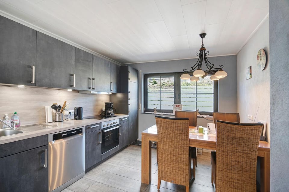 Property building, Kitchen or kitchenette, Living room
