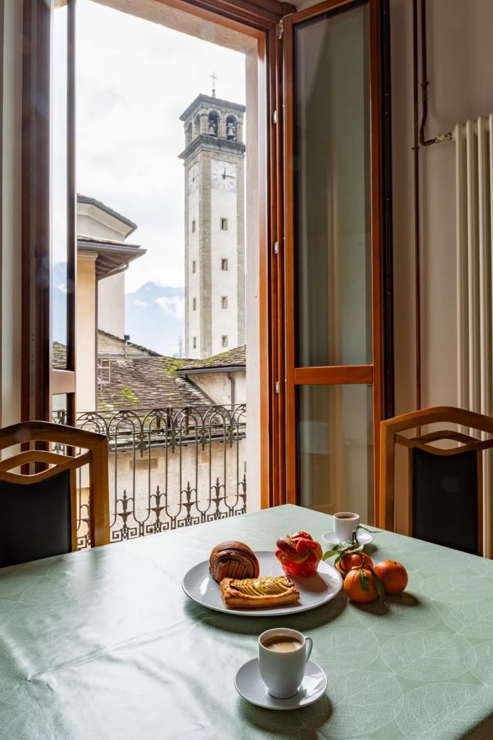 Dining area, City view