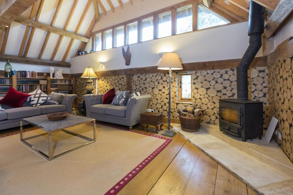 Gorgeous English Country Barn Apartment in Taplow