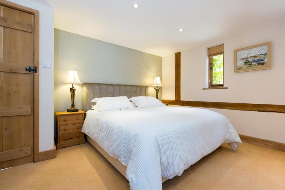 Gorgeous English Country Barn Apartment in Taplow