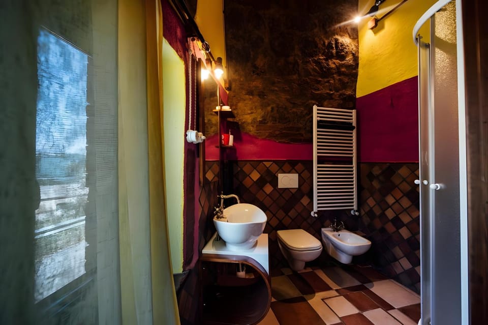 Bathroom, Living room